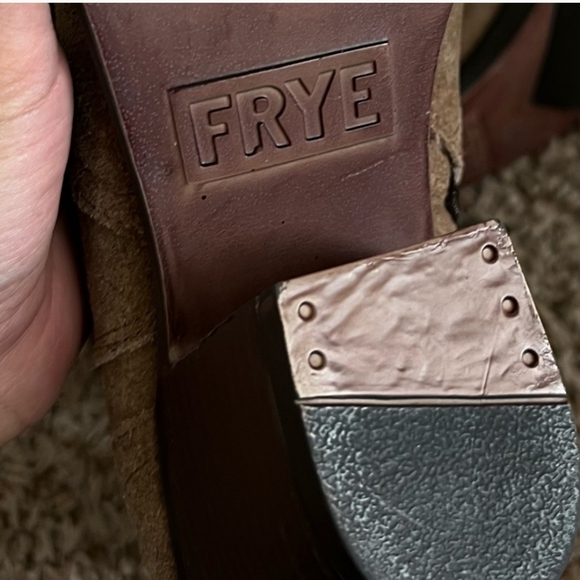 Frye Mera Suede Leather Tan Brown Chelsea Boots NWT - Picture 3 of 5